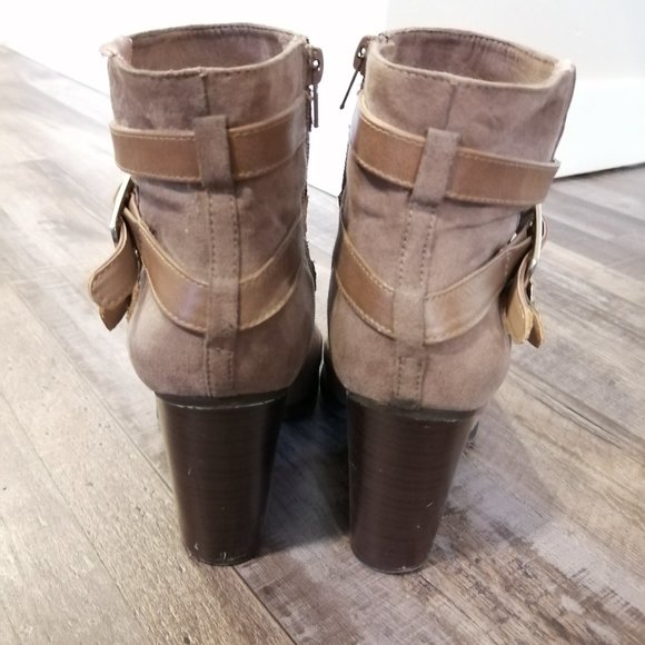 Heeled Boots - Picture 2 of 4